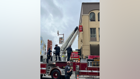 Wells Fargo sign loose, falling potential: SFFD