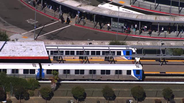 BART equipment problem on track shuts down service between Hayward, Fremont stations