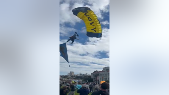 Video: Navy parachutist crash-lands on mom, teen in Fleet Week airshow