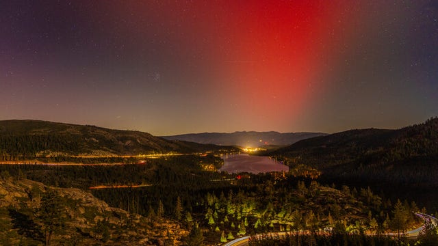 Stunning images of northern lights dazzle California
