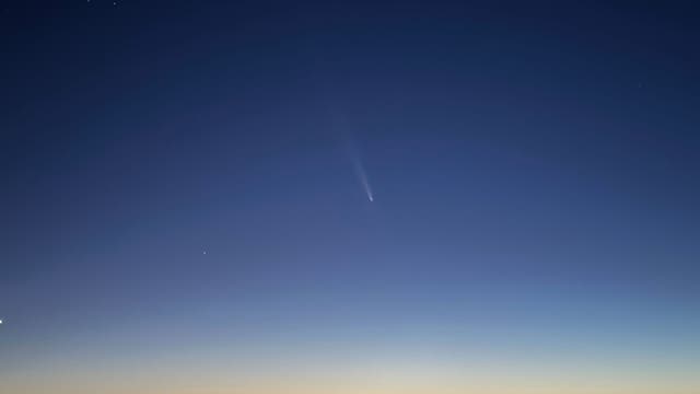 Comet, approaching closest point to Earth, soars over Bay Area skies