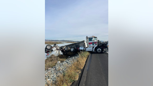 Vallejo Big rig crash: Highway reopens hundreds of gallons of gasoline spill into water