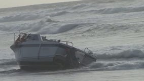 1 dead, 4 hospitalized after boat capsizes near Bodega Bay