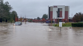 Santa Rosa flooding traps hundreds at Sutter Health clinic, Hampton Inn