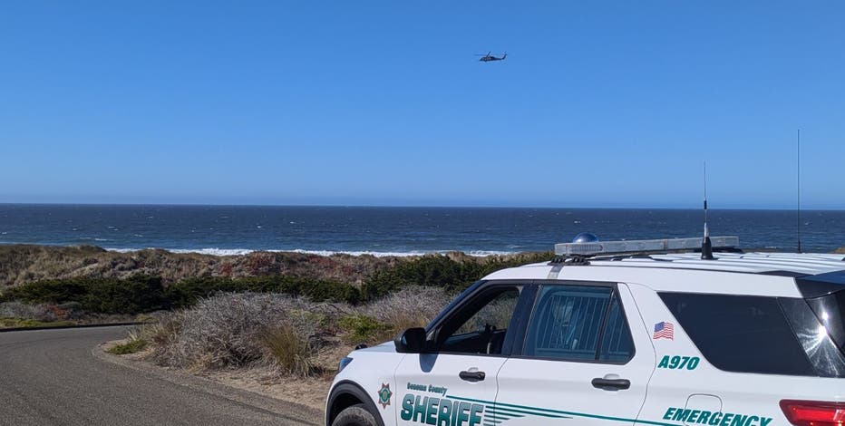 1 dead, 4 still missing after boat capsizes off Bodega Bay's coast