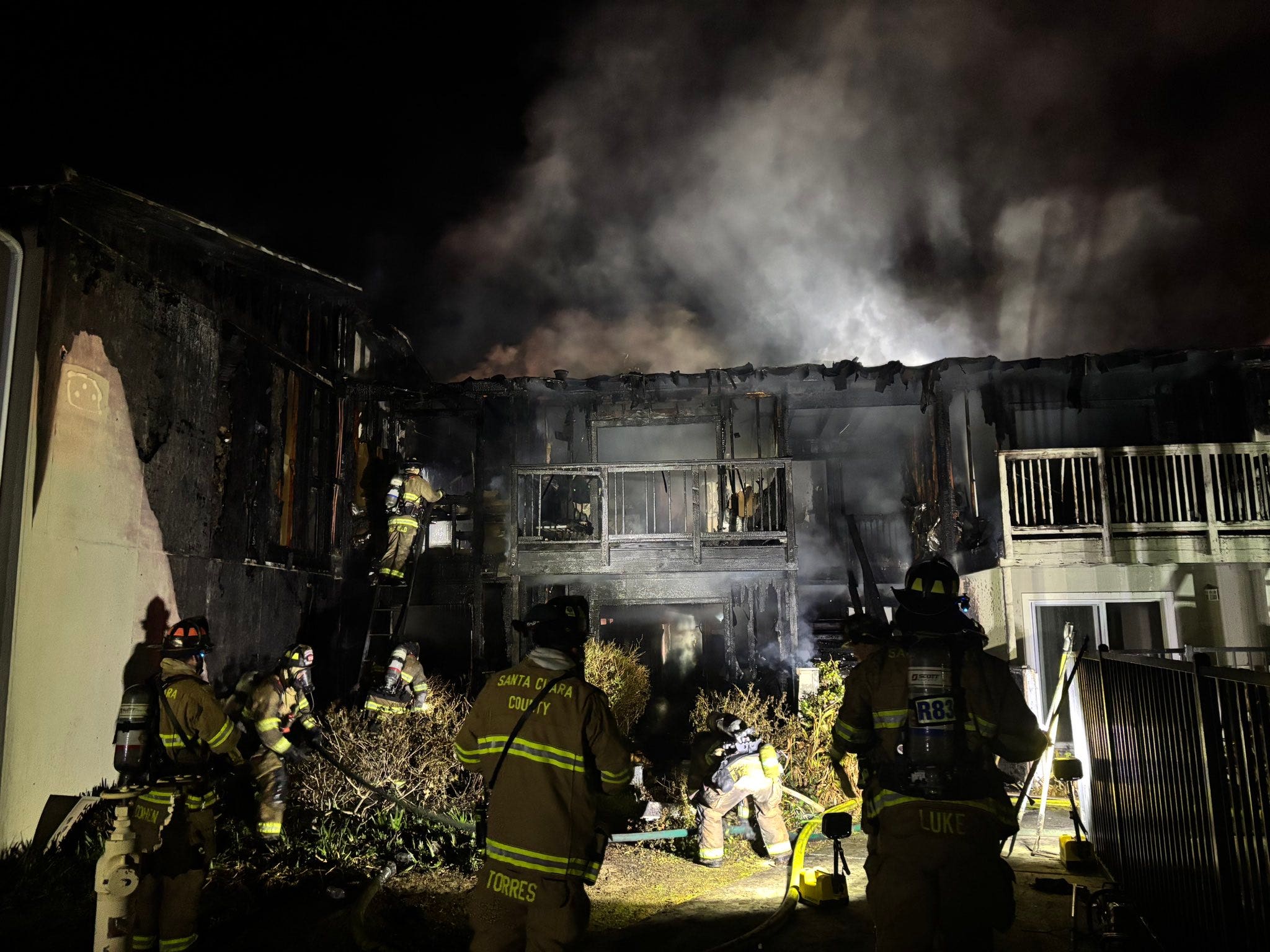 Residents displaced by San Jose apartment complex fire | KTVU FOX 2