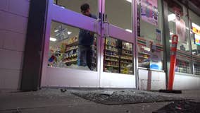 Thieves hit two convenience stores in Oakland