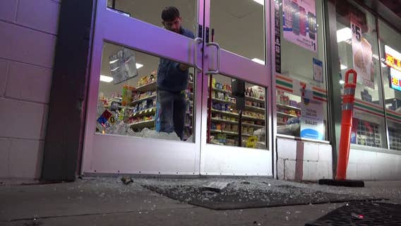 Thieves hit two convenience stores in Oakland