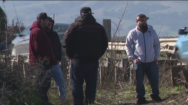 3 Hollister High students killed in car crash, school district says