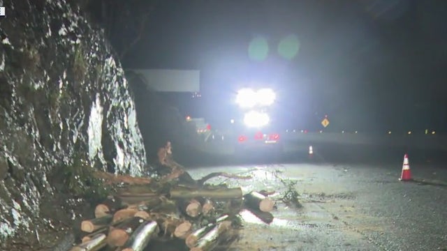 Mudslide blocks US Highway 101 in Sausalito