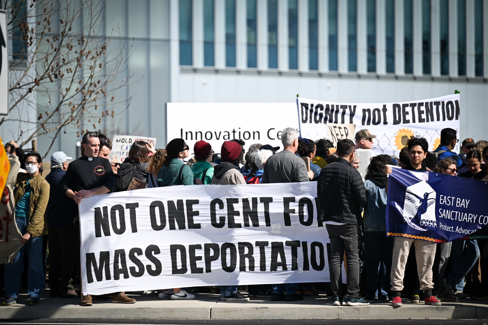 California lawmakers author bills to deter immigration enforcement