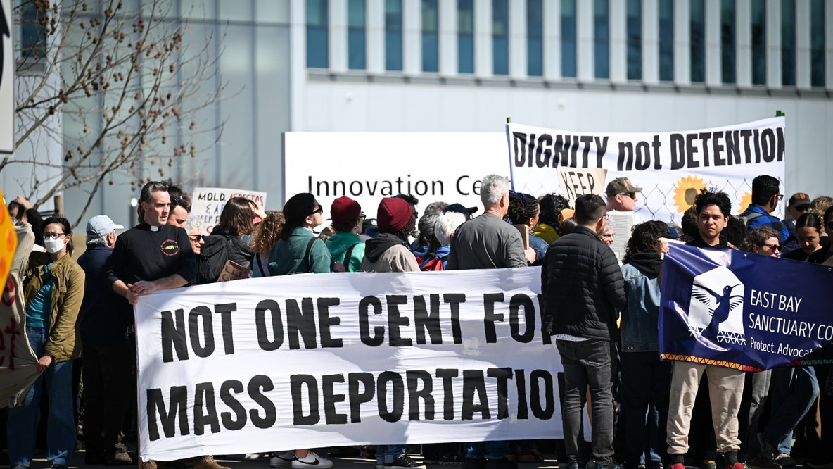 California lawmakers author bills to deter immigration enforcement