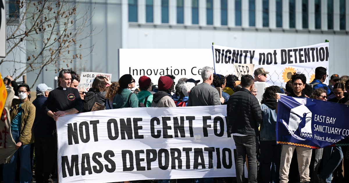 California lawmakers author bills to deter immigration enforcement