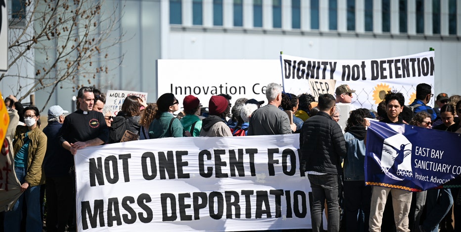 California lawmakers author bills to deter immigration enforcement