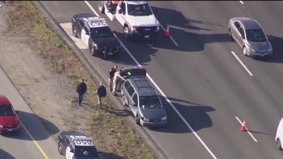Coroner IDs body found in backseat of minivan along US 101 in San Mateo
