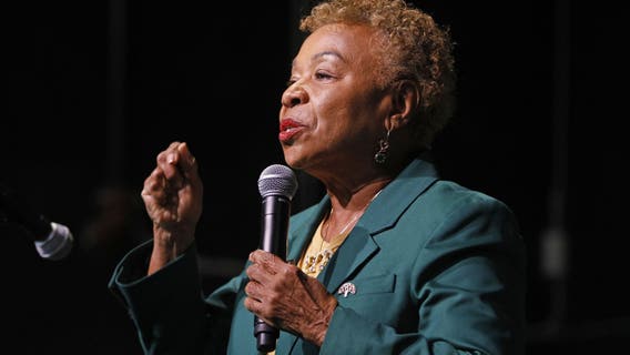 Man charged after racist death threats to Oakland Mayor Barbara Lee