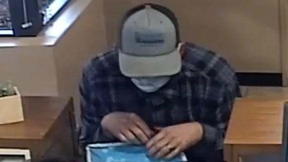Police in Santa Rosa need help identifying bank robbery suspect