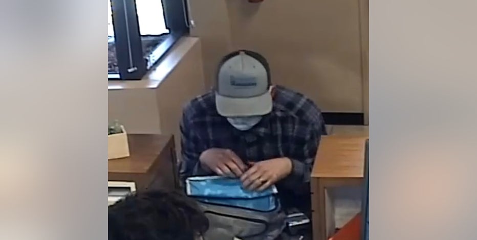 Police in Santa Rosa need help identifying bank robbery suspect