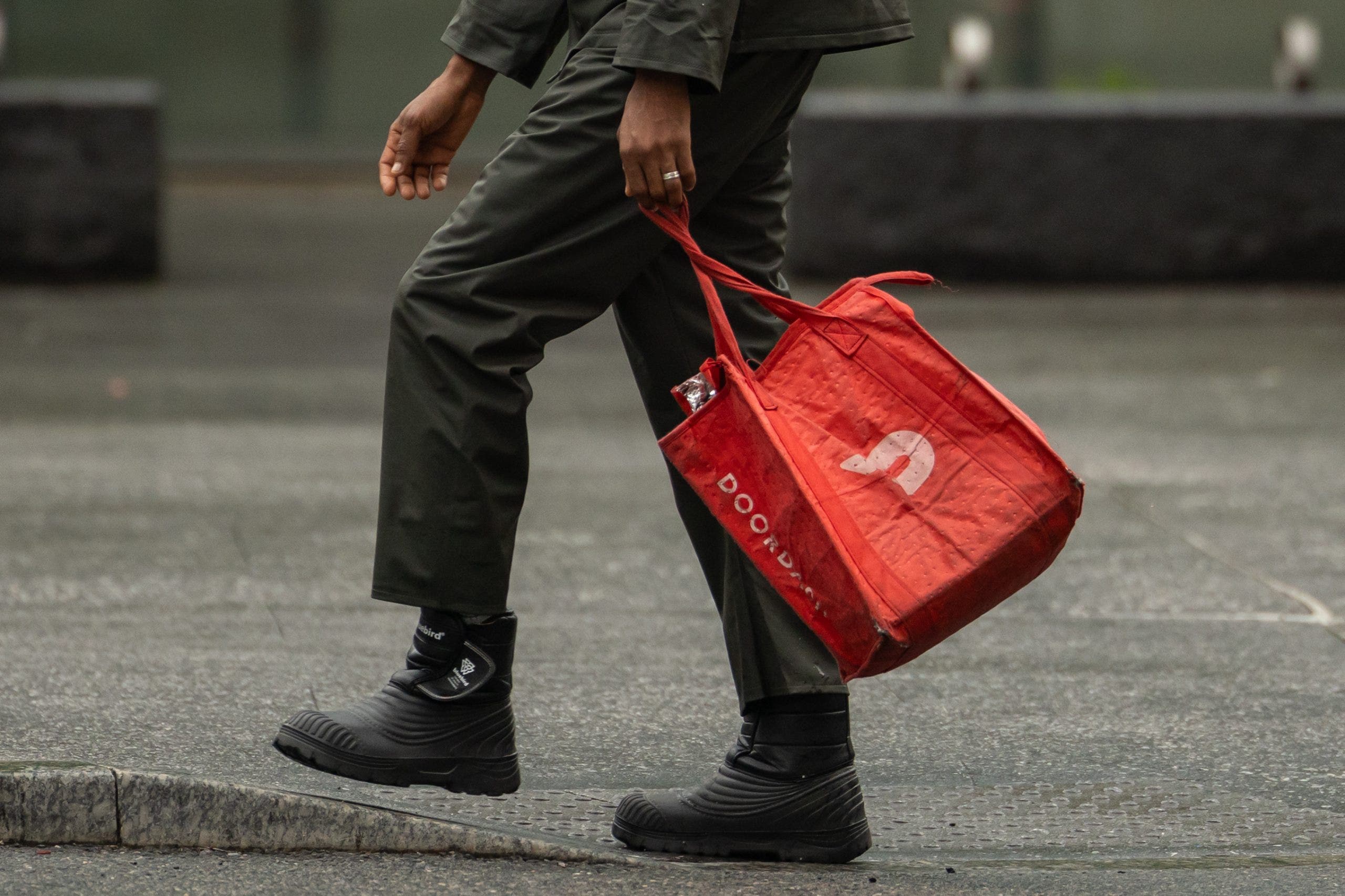 DoorDash offers free services for SNAP recipients amid government shutdown