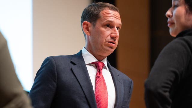 Lurie shares priorities, vetting process for next SF supervisor at packed Sunset meeting