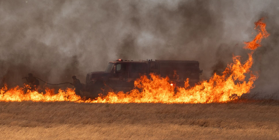 Crews battle wind-driven Midway Fire near Tracy
