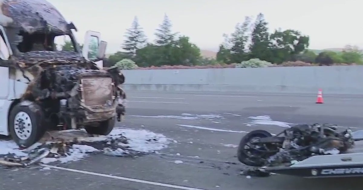Deadly motorcycle crash, big rig fire on I-580 in Livermore | KTVU FOX 2
