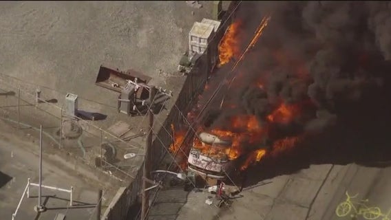 RV fire in Oakland extinguished by firefighters