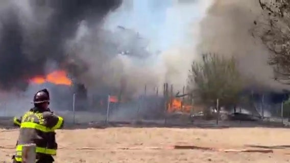 2-alarm fire burns homes in Brentwood