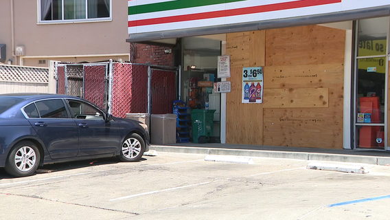 Oakland 7-Eleven hit by thieves twice in the same day