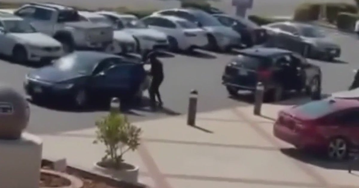 Milpitas police investigating smash-and-grab robbery at jewelry store ...