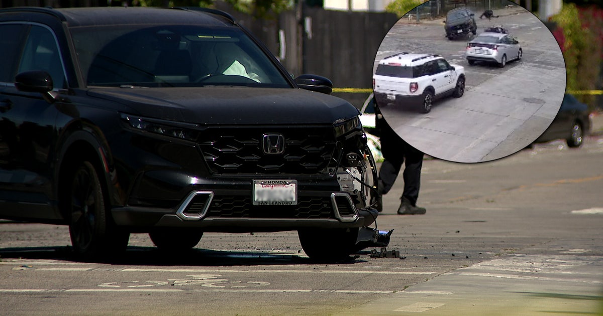 Video shows motorcyclists running red light, slamming into SUV in ...