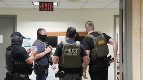 California, NJ senators want immigration officers to display visible IDs