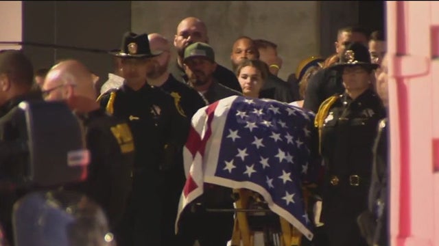 Parole agent fatally shot in Oakland, suspect detained