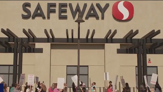 Safeway workers in Northern California prepare for possible strike amid tense contract talks
