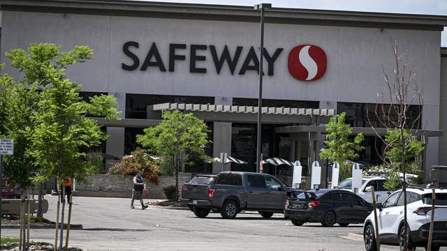 Northern California Safeway workers on verge of striking if deal not reached