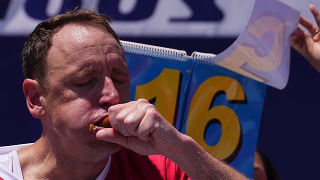 Joey Chestnut wins 17th hot dog eating contest after 1-year absence