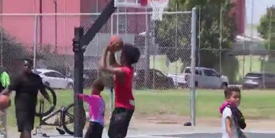 NFL players paying it forward with new basketball court in Oakland