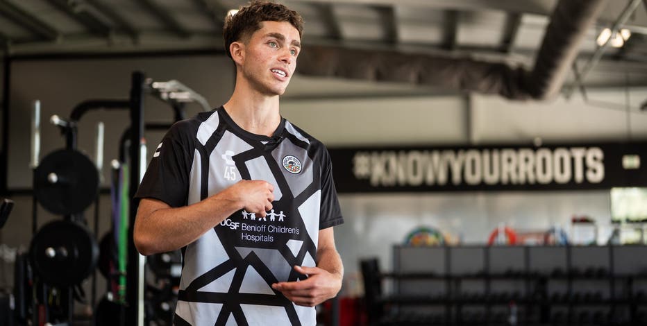 Oakland teen goes from cheering on the Roots to wearing the jersey