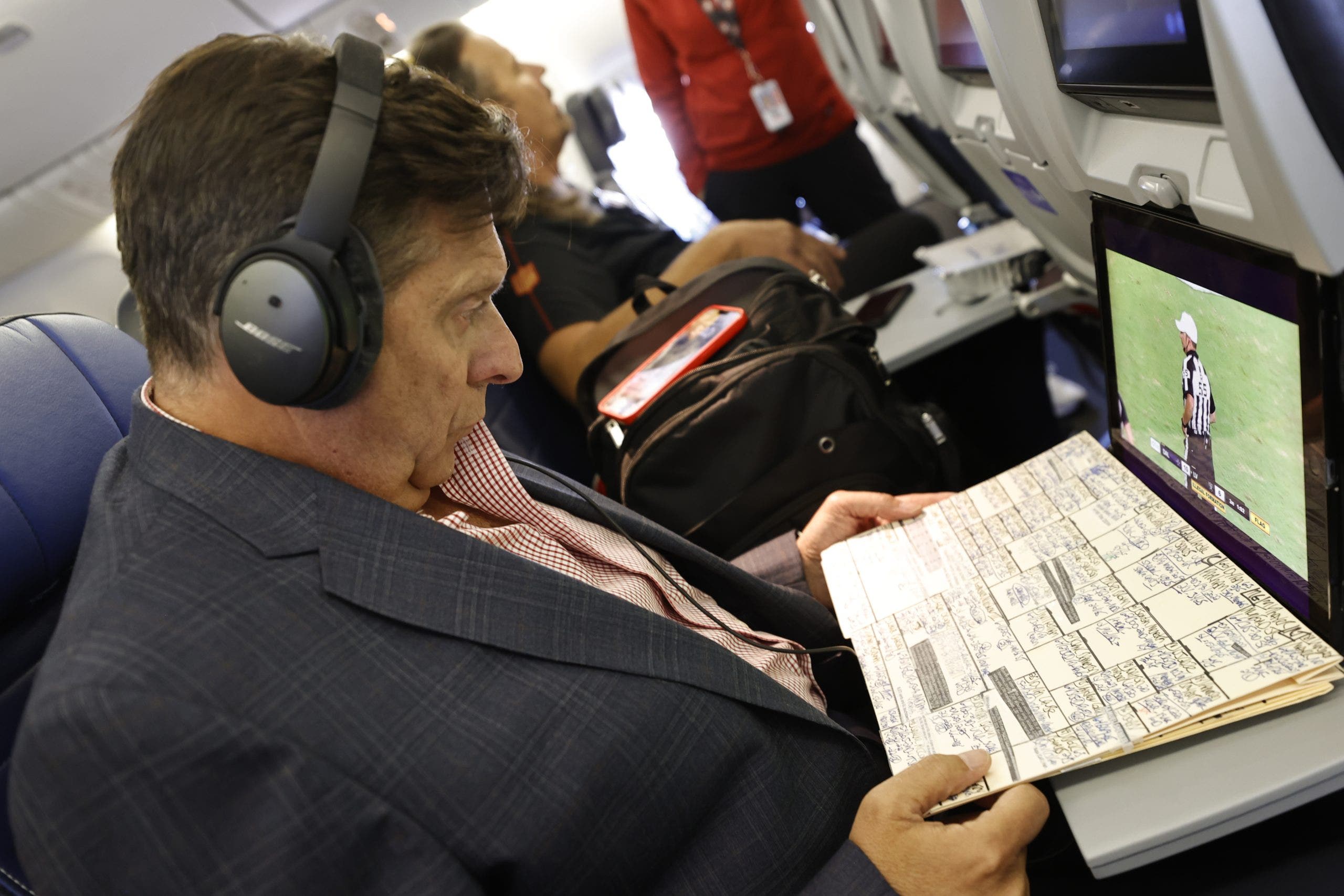 'I'm back': 49ers announcer Greg Papa returning to booth