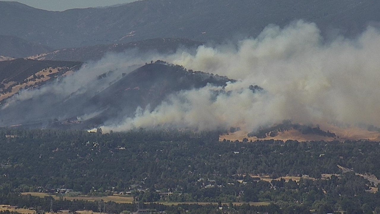 Large brush fire burning in Clearlake | KTVU FOX 2
