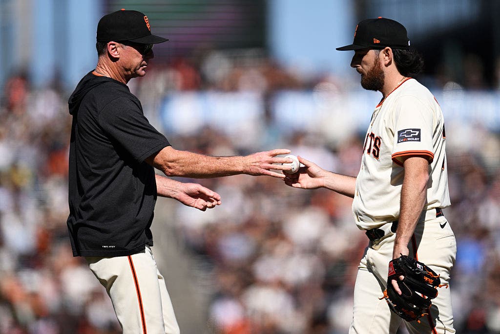 Giants fire veteran manager Bob Melvin after two years