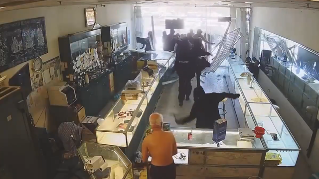 Police investigating smash-and-grab robbery at San Jose jewelry store