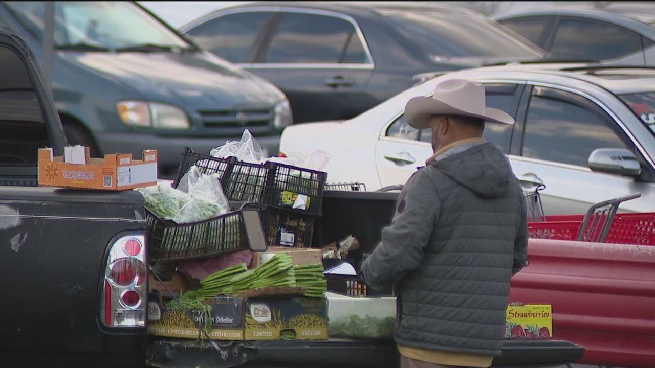 Gov. Newsom signs California law to shield street vendors