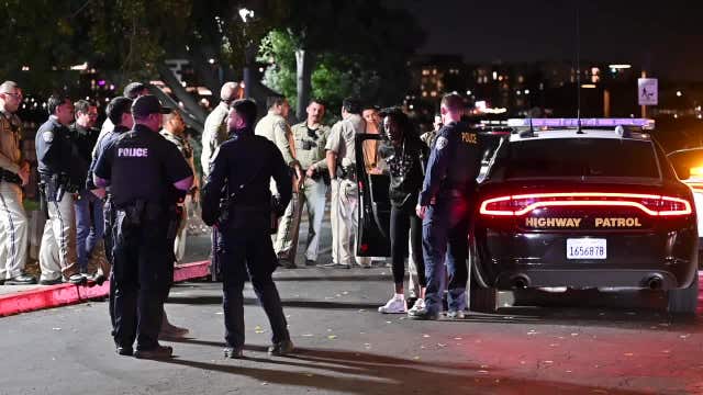 CHP pursuit in Oakland, 2 arrests