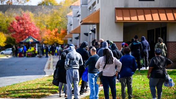 Bay Area families rely on food pantries after month without paycheck