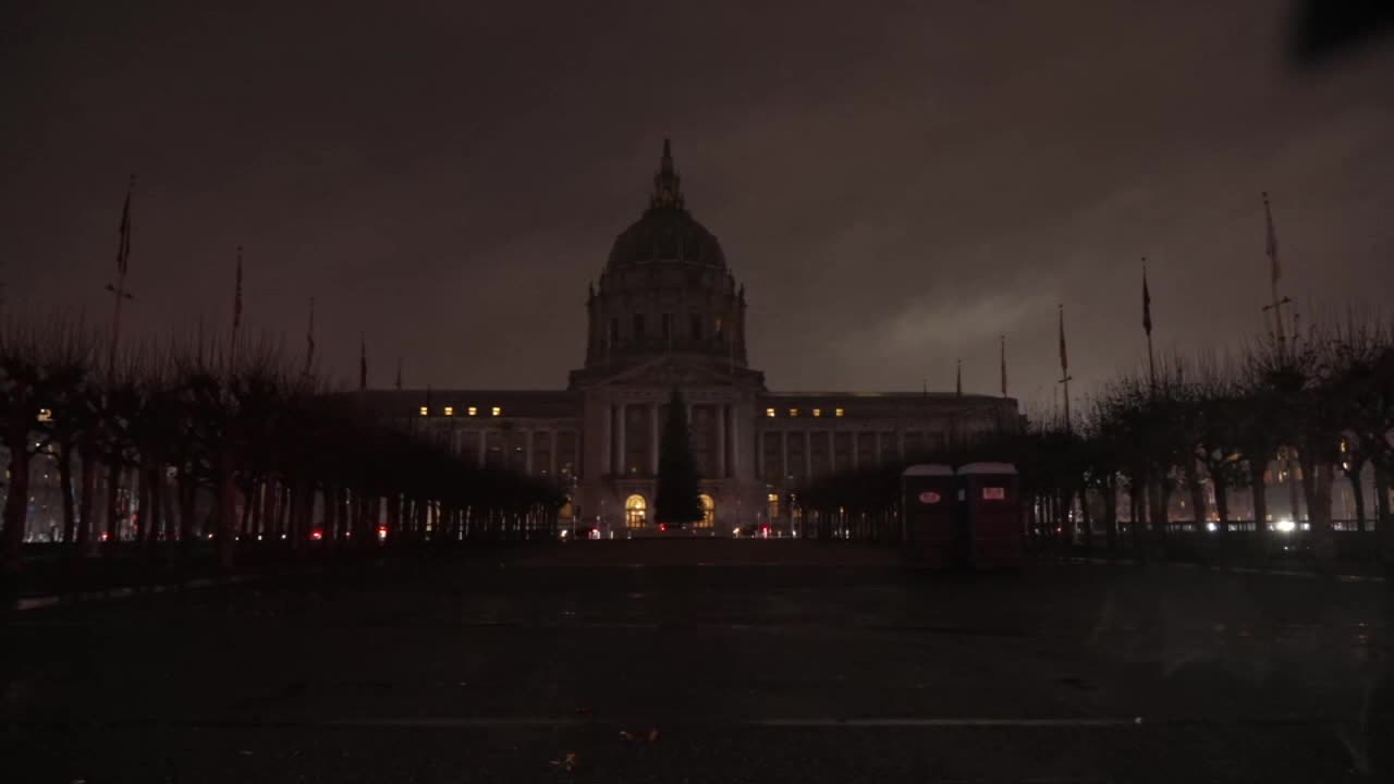 Power restored to much of San Francisco, City Hall still closed
