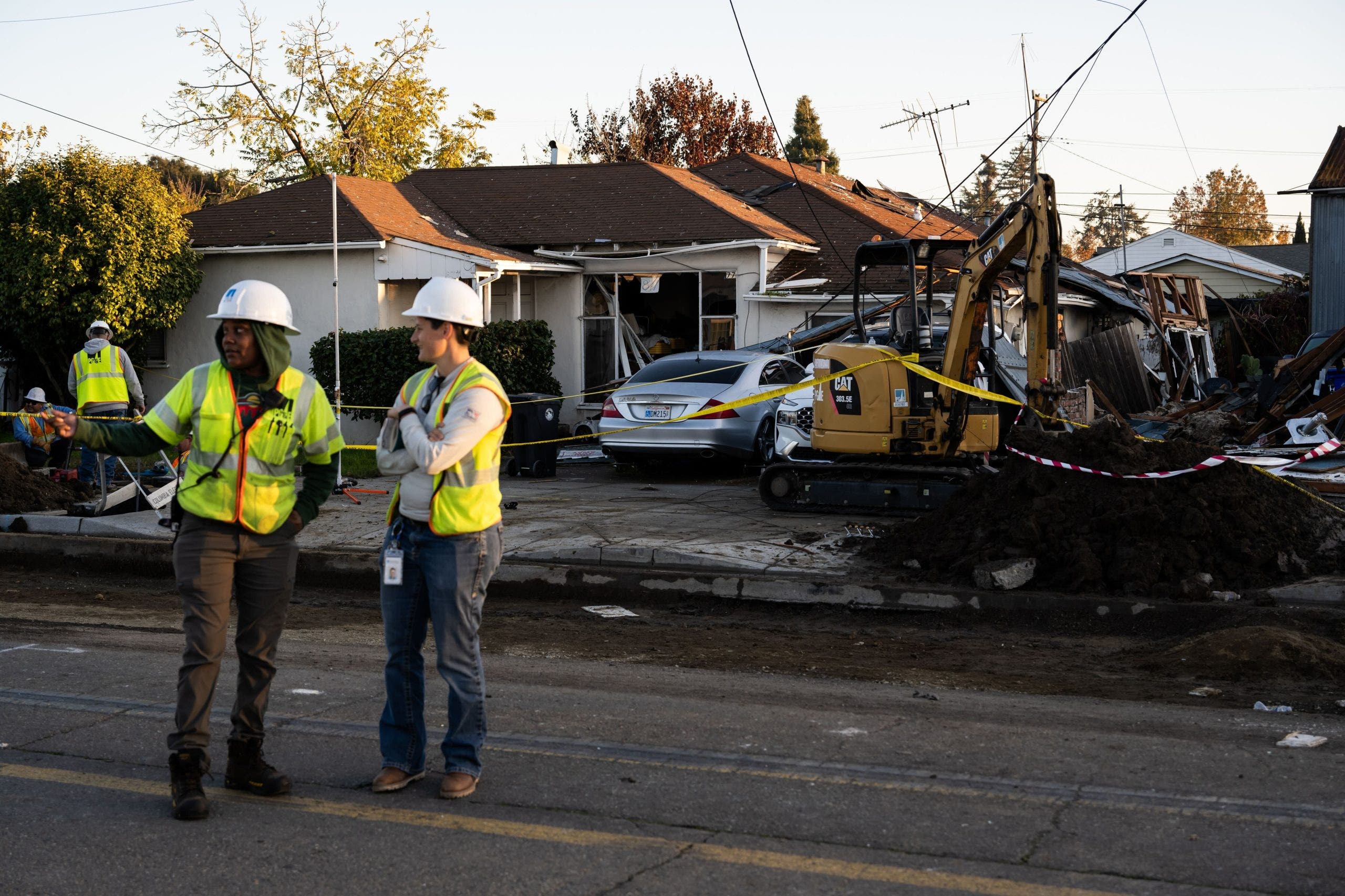 NTSB investigates gas line strike after explosion injures six near Hayward
