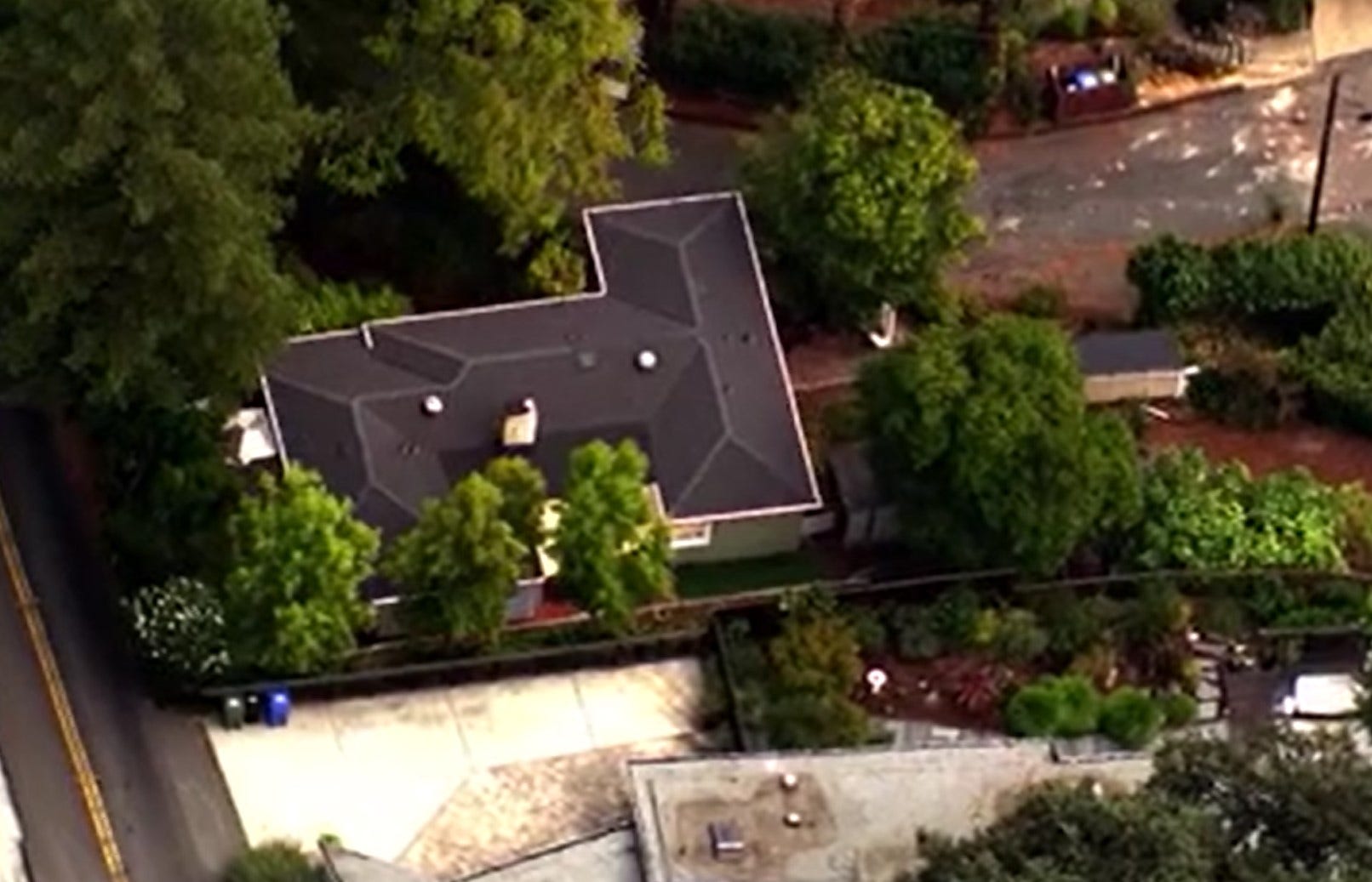 Civil Orinda gang-rape case against Diddy, entourage appears to be falling apart