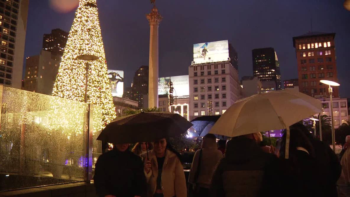 Christmas crowds brave rain in San Francisco as restaurants seek year-end boost