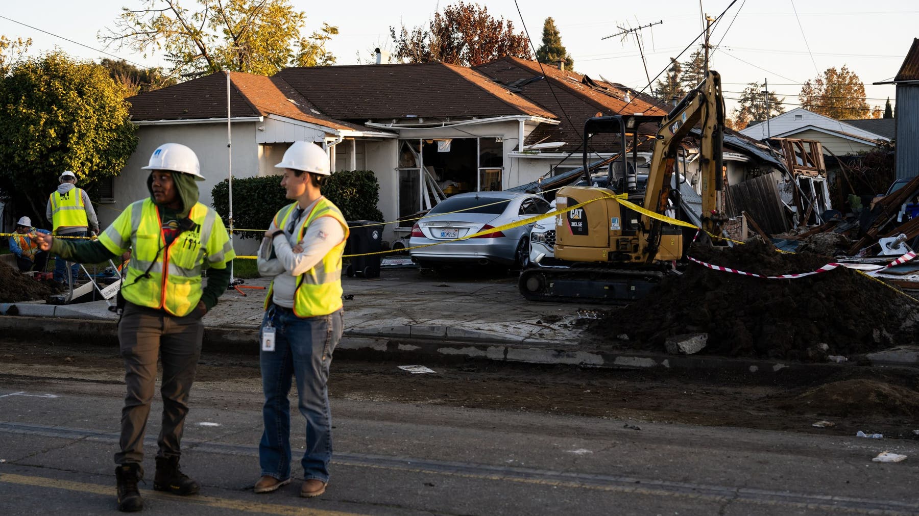 NTSB investigates gas line strike after explosion injures six near Hayward